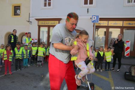Tudi otroci kamniških šol in vrtcev so bili danes trajnostno povezavi  (13)
